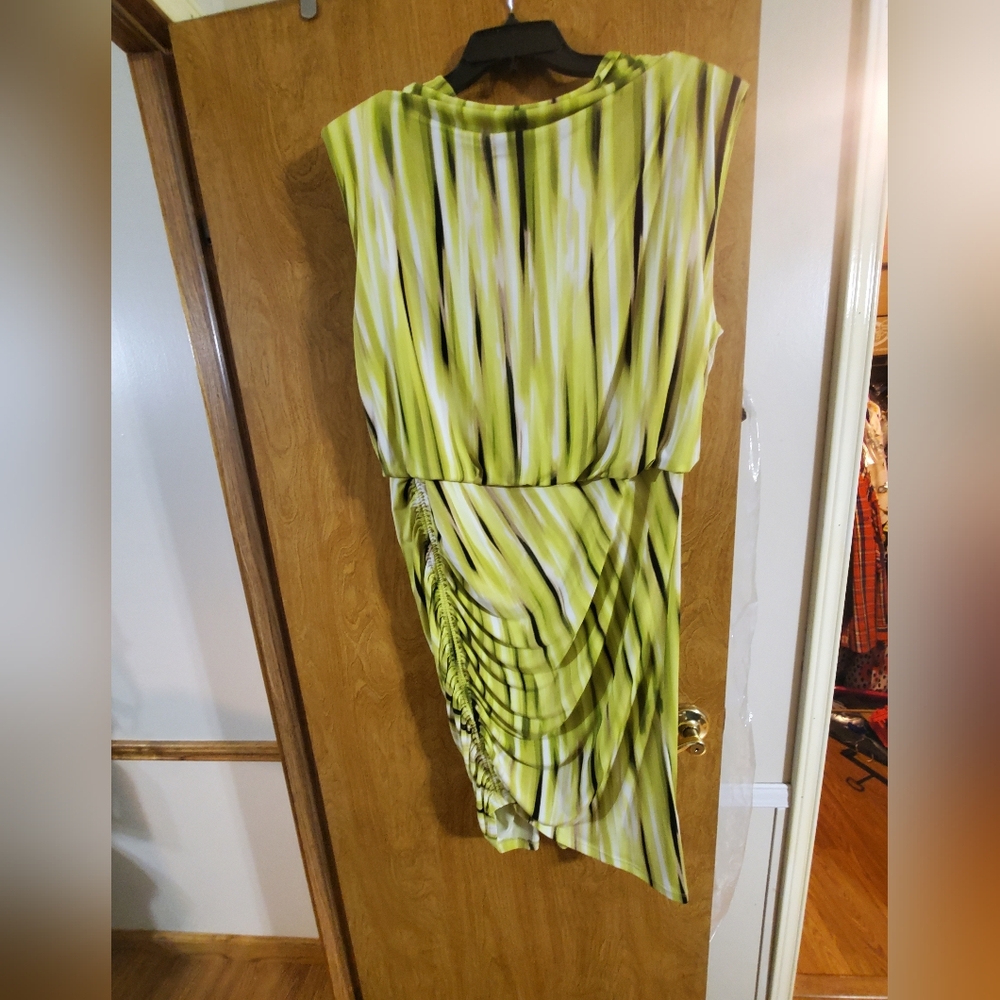 Chic sleeveless dress